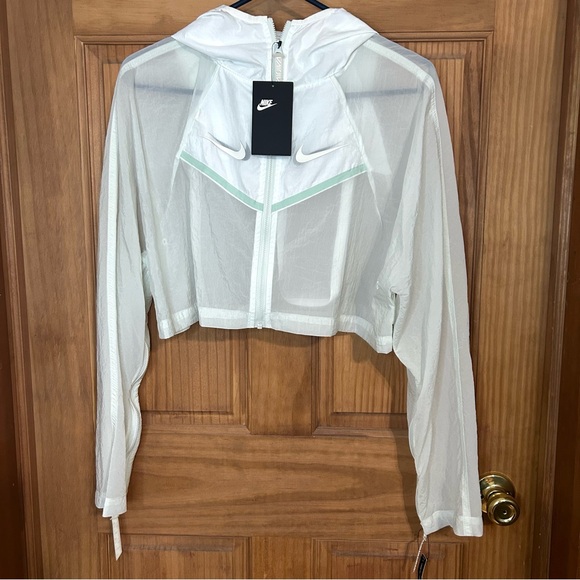 Nike Tops - Nike women running division water/wind repel jacket, white/green